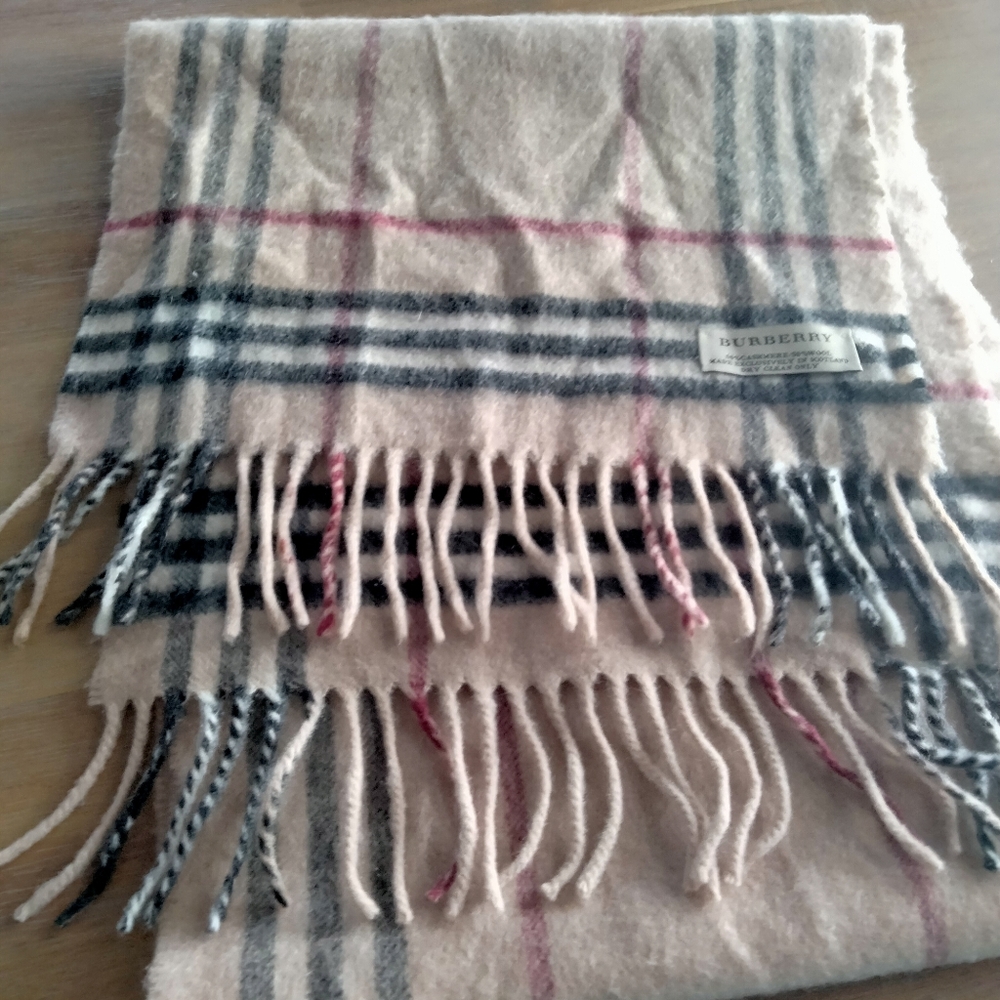 Burberry wool & cashmere scarf - Picture 7 of 10